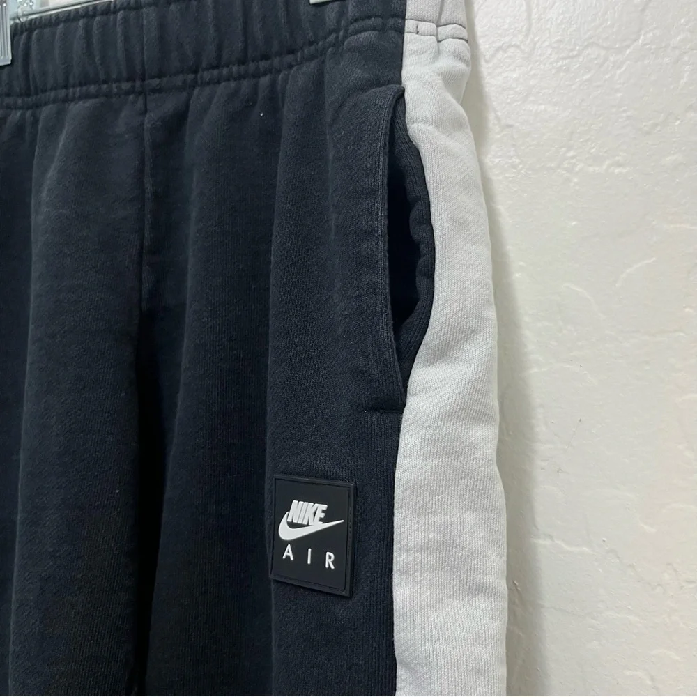 Nike Kids' Boys Air Club Fleece Grade School Joggers Size M